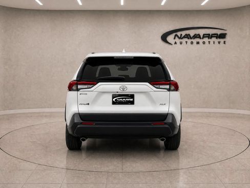 Used 2025 Toyota RAV4 XLE Premium FWD image 6