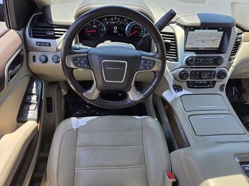 Used 2019 GMC Yukon XL Denali w/ Denali Ultimate Package AWD/4WD image 17