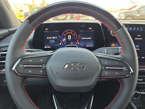 New 2027 Chevrolet Traverse RS w/ LPO, Floor Liner Package FWD image 19