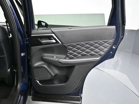 Used 2024 Mitsubishi Outlander SEL image 39