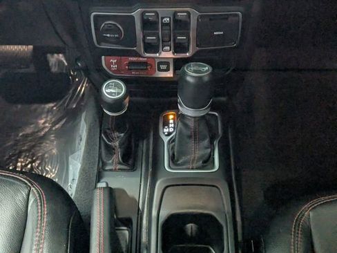 Used 2019 Jeep Wrangler Unlimited Rubicon image 12