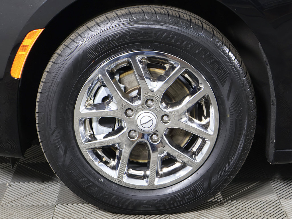 Used 2025 Chrysler Pacifica Select FWD image 23