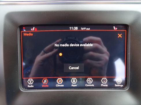 Used 2019 Jeep Cherokee 4WD Latitude w/ Cold Weather Group image 19