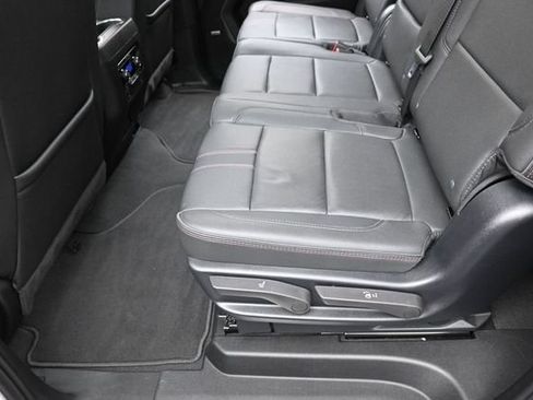 Used 2025 Chevrolet Suburban RST w/ Comfort Package AWD/4WD image 25