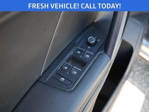 Certified 2023 Volkswagen Tiguan SE image 16