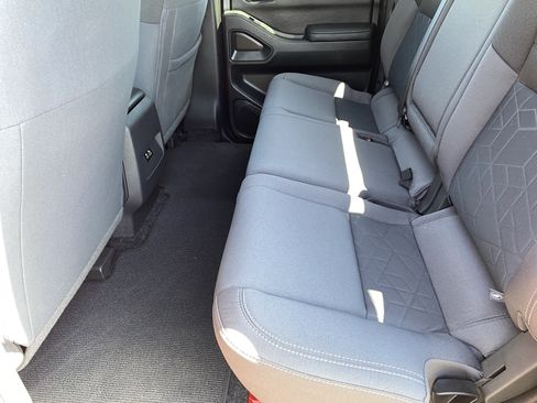 Used 2025 Nissan Frontier SV RWD image 14