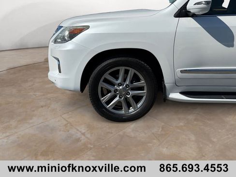 Used 2014 Lexus LX 570 4WD image 9