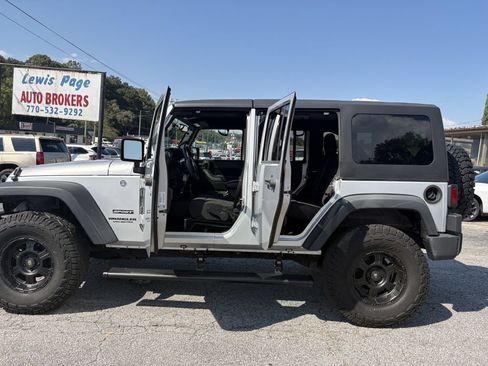 Used 2012 Jeep Wrangler Unlimited Sport AWD/4WD image 16