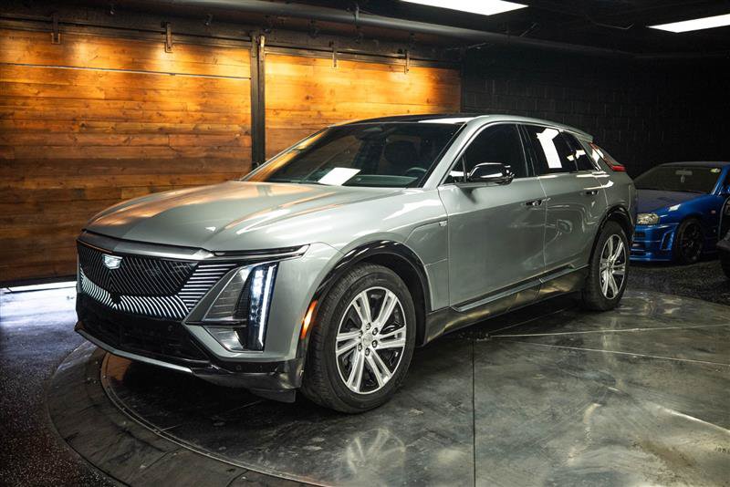 Used 2024 Cadillac Lyriq Tech AWD/4WD image 2