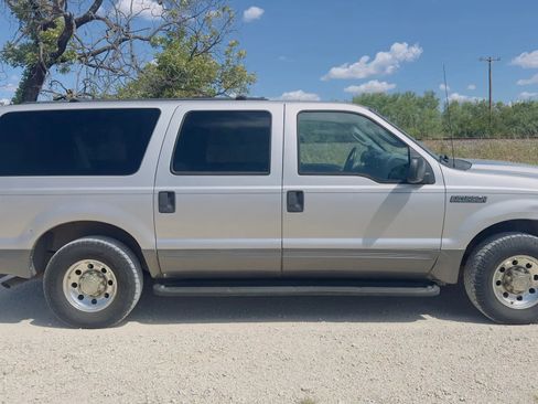Used 2003 Ford Excursion XLT image 7