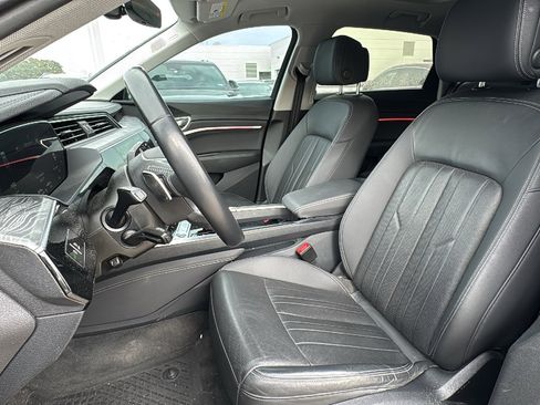 Used 2021 Audi e-tron Premium Plus w/ Premium Plus Package image 14