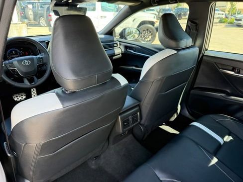 Used 2025 Toyota Camry SE image 26