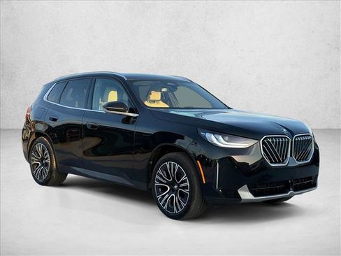 Used 2025 BMW X3 xDrive30i w/ Convenience Package image 3