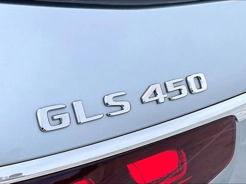 Used 2026 Mercedes-Benz GLS 450 4MATIC image 31