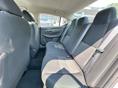 Used 2024 Nissan Sentra SV FWD image 4