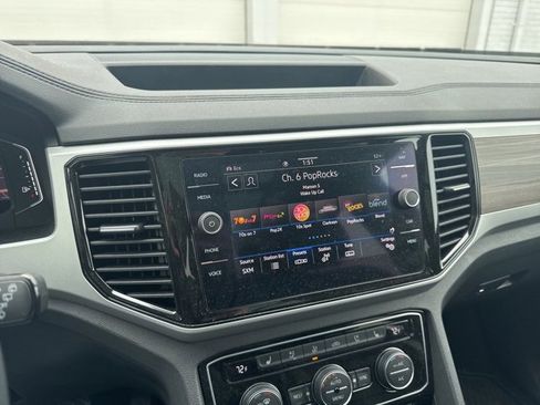 Used 2021 Volkswagen Atlas SEL Premium image 16