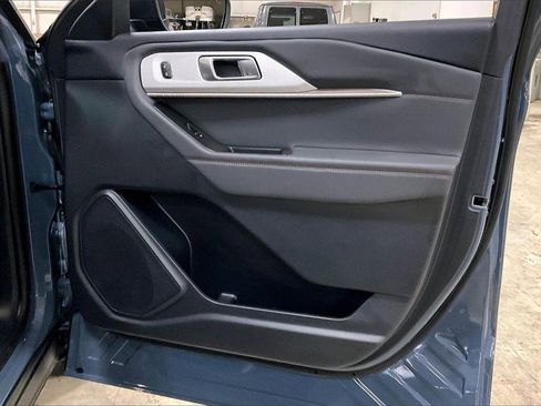 Certified 2025 Ford Explorer Active w/ Active Comfort Package image 22