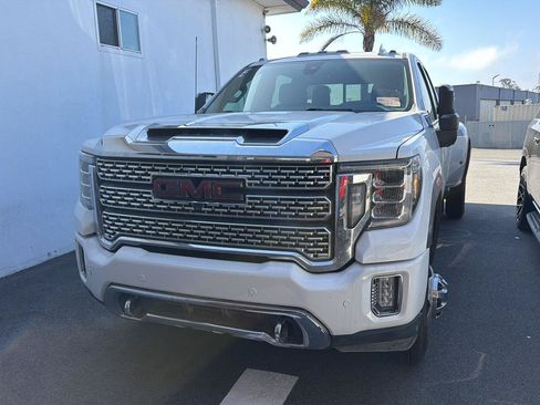 Used 2022 GMC Sierra 3500 Denali w/ Denali Ultimate Package AWD/4WD image 1