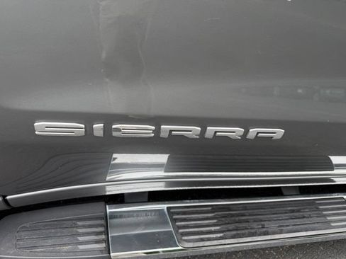 Used 2019 GMC Sierra 1500 SLT w/ SLT Premium Plus Package AWD/4WD image 7