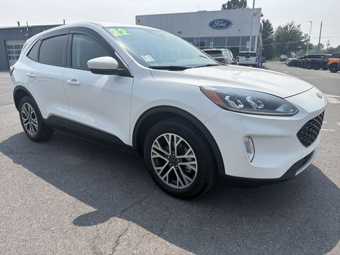 Certified 2022 Ford Escape SEL w/ Technology Package AWD/4WD image 1
