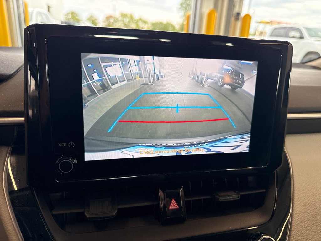 Used 2023 Toyota Corolla LE w/ Carpet Mat Package (TMS) FWD image 9
