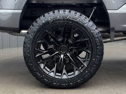 Used 2025 Ford F150 Lariat image 11