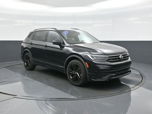 Used 2023 Volkswagen Tiguan SE R-Line FWD image 1
