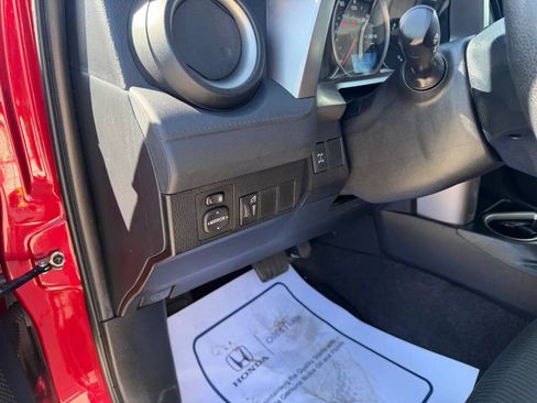 Used 2016 Toyota RAV4 LE AWD/4WD image 17