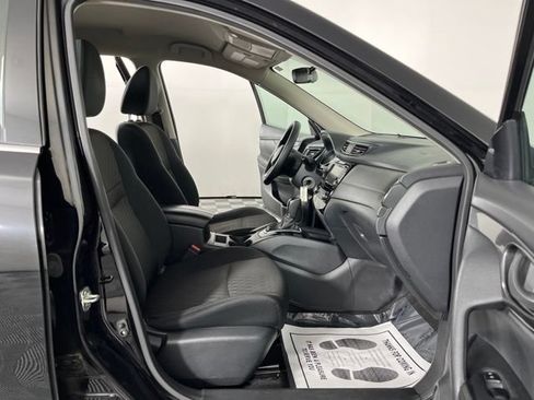 Used 2020 Nissan Rogue S FWD image 38
