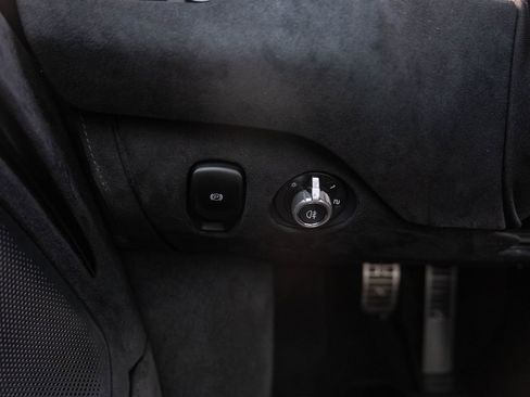 Used 2024 McLaren 750S image 25