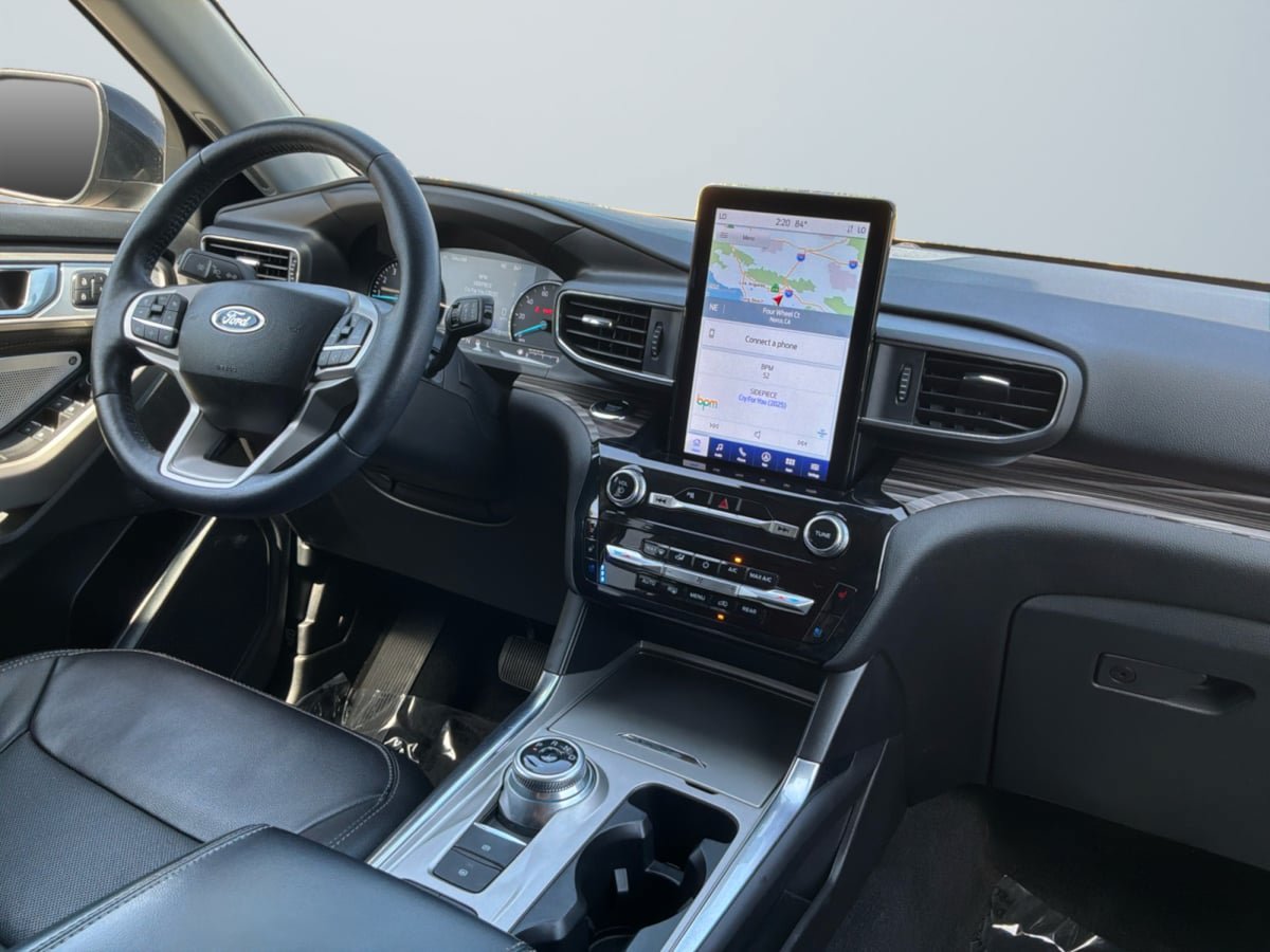 Used 2023 Ford Explorer Limited w/ Limited Technology Package RWD image 14