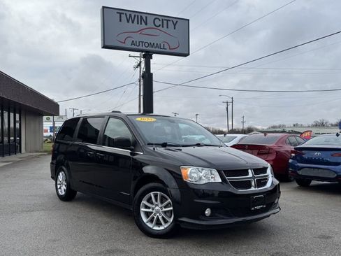 Used 2020 Dodge Grand Caravan SXT image 1