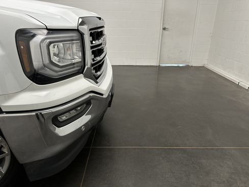 Used 2018 GMC Sierra 1500 SLT w/ SLT Premium Package AWD/4WD image 2