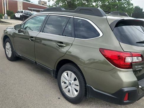 Used 2018 Subaru Outback 2.5i Premium AWD/4WD image 5