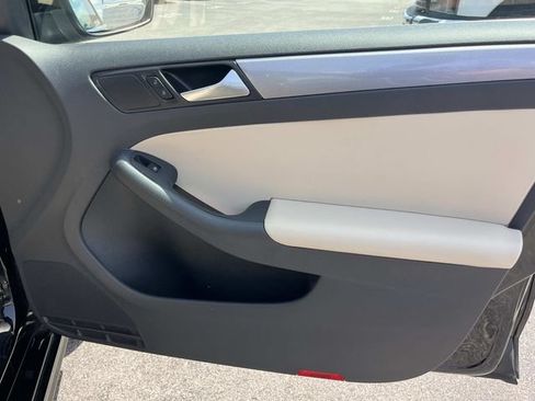 Used 2018 Volkswagen Jetta SE FWD image 27