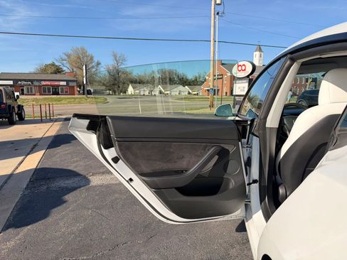 Used 2021 Tesla Model 3 Standard Range Plus RWD image 19