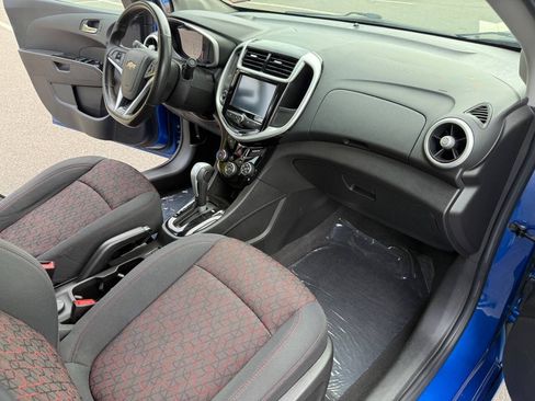 Used 2017 Chevrolet Sonic LT w/ Convenience Package FWD image 19