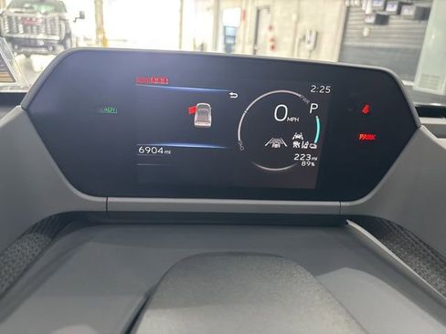 Used 2024 Toyota bZ4X XLE image 27