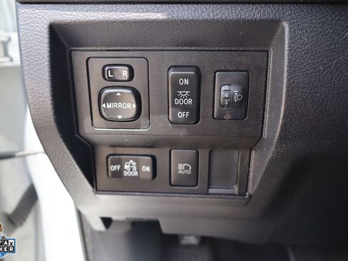 Used 2019 Toyota Tundra SR5 w/ SR5 Upgrade Package RWD image 14