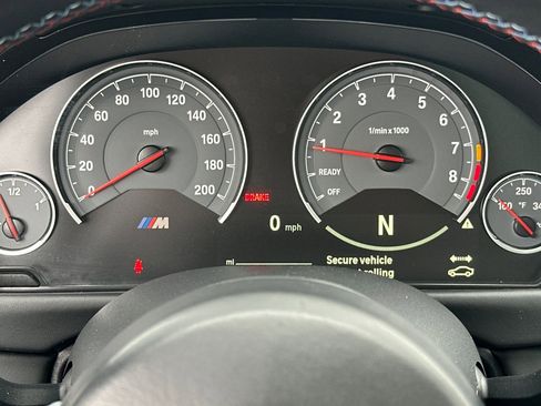 Used 2020 BMW M4 Coupe w/ Competition Package image 27