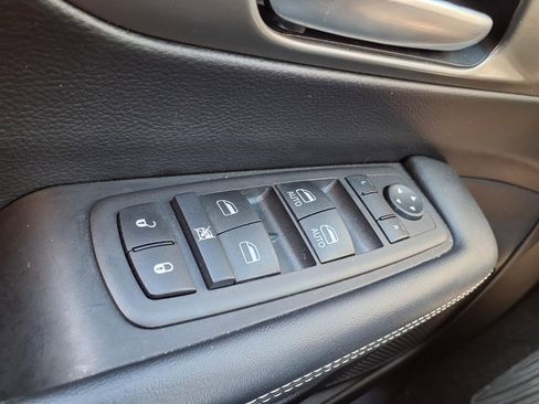 Certified 2025 Chrysler Voyager LX image 18