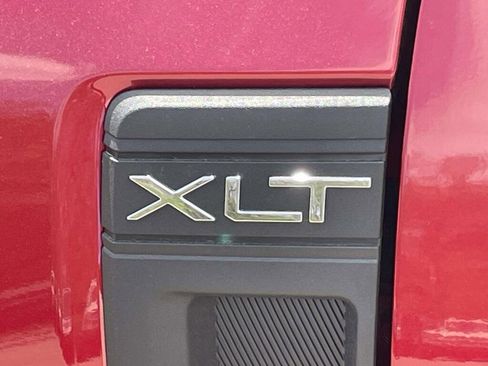 New 2025 Ford Maverick XLT w/ XLT Luxury Package FWD image 14