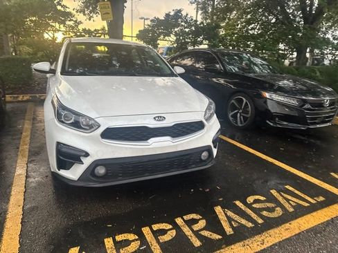Used 2021 Kia Forte LXS FWD image 2