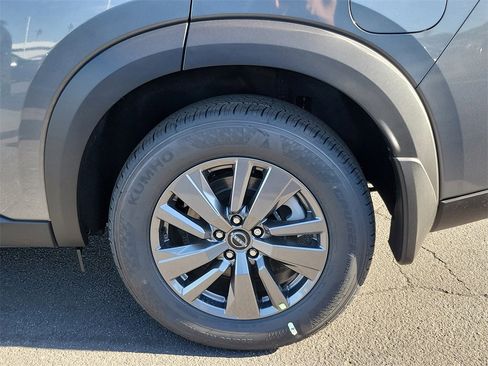 New 2025 Nissan Pathfinder SV w/ Black Appearance Package image 4