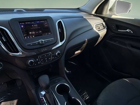 Used 2022 Chevrolet Equinox LT FWD image 25