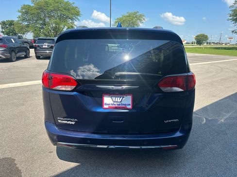 Used 2019 Chrysler Pacifica Limited FWD image 6