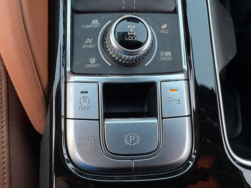 Used 2025 Kia Telluride AWD image 29