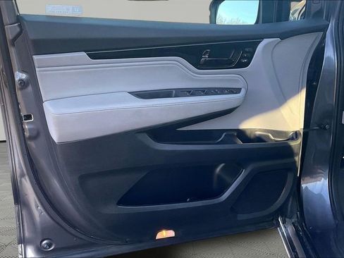 Used 2023 Honda Odyssey Touring image 22