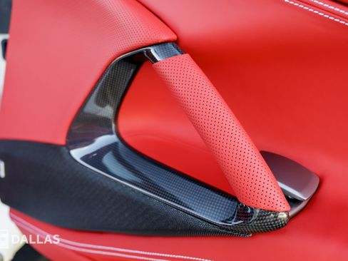 Used 2022 Ferrari 812 GTS RWD image 32