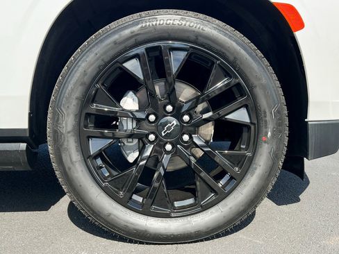 Used 2024 Chevrolet Suburban High Country image 20